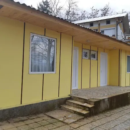 게스트하우스 Lovely Bungalow In Kamena Village 3*