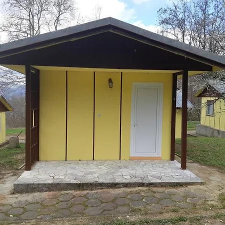 Lovely Bungalow In Kamena Village בית הארחה Kamena