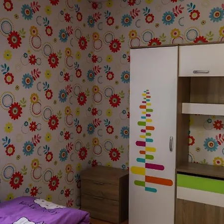 Lovely Bungalow In Kamena Village בית הארחה
